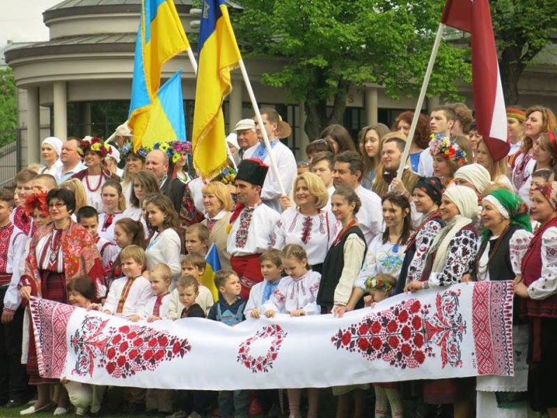 Извилистые тропы русофобии: обезлюдевшая Прибалтика заселяется славянами Извилистые тропы русофобии: обезлюдевшая Прибалтика заселяется славянами