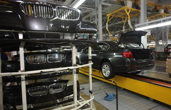 Сборка BMW 5-й серии на заводе "Автотор" 