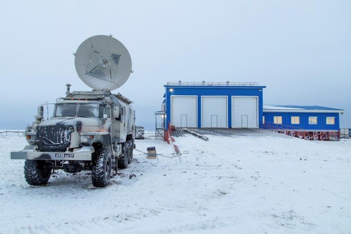 Неподалеку от Северного полюса заканчивается строительство военной базы «Арктический трилистник» (10 фото)