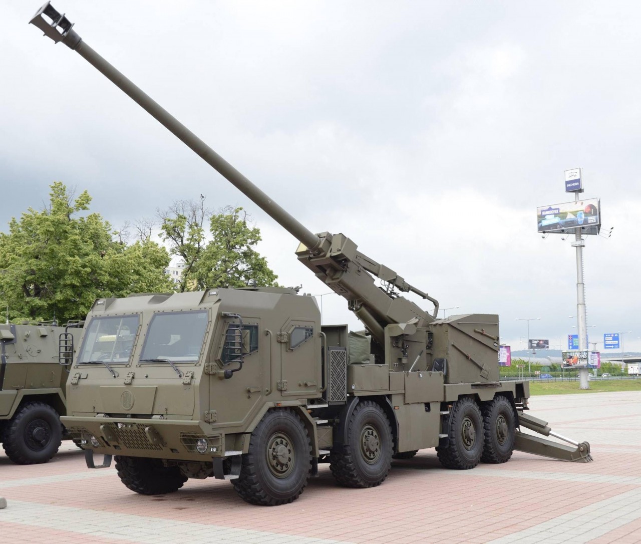 ideb-2018-new-czecho-slovak-eva-8x8-155-mm-truck-mounted-howitzer ideb-2018-new-czecho-slovak-eva-8x8-155-mm-truck-mounted-howitzer