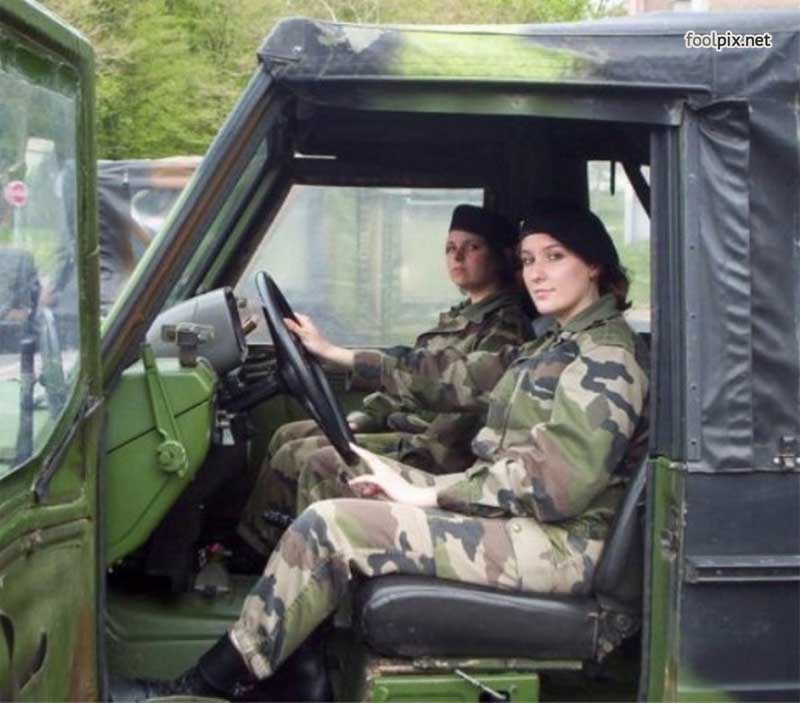 Красивые девушки в военной форме Девушки на службе в армии фото 16