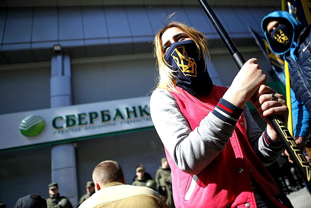 А нам всё равно: россияне продолжают посещать Украину, несмотря на унижения А нам всё равно: россияне продолжают посещать Украину, несмотря на унижения