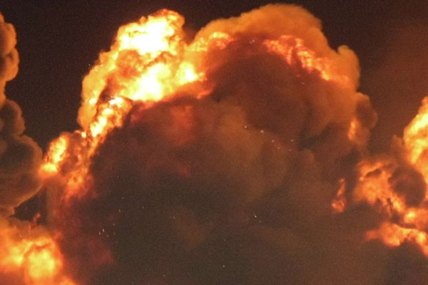 Неизвестные взорвали под Харьковом цистерну с топливом для армии Неизвестные взорвали под Харьковом цистерну с топливом для армии