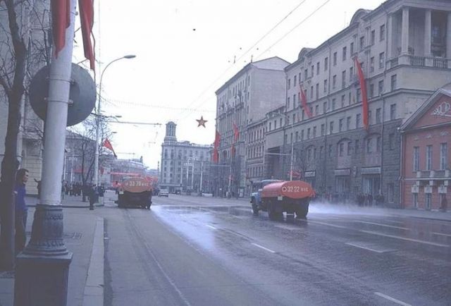 Москва в преддверии 1 мая 1982 года. Москва в преддверии 1 мая 1982 года.
