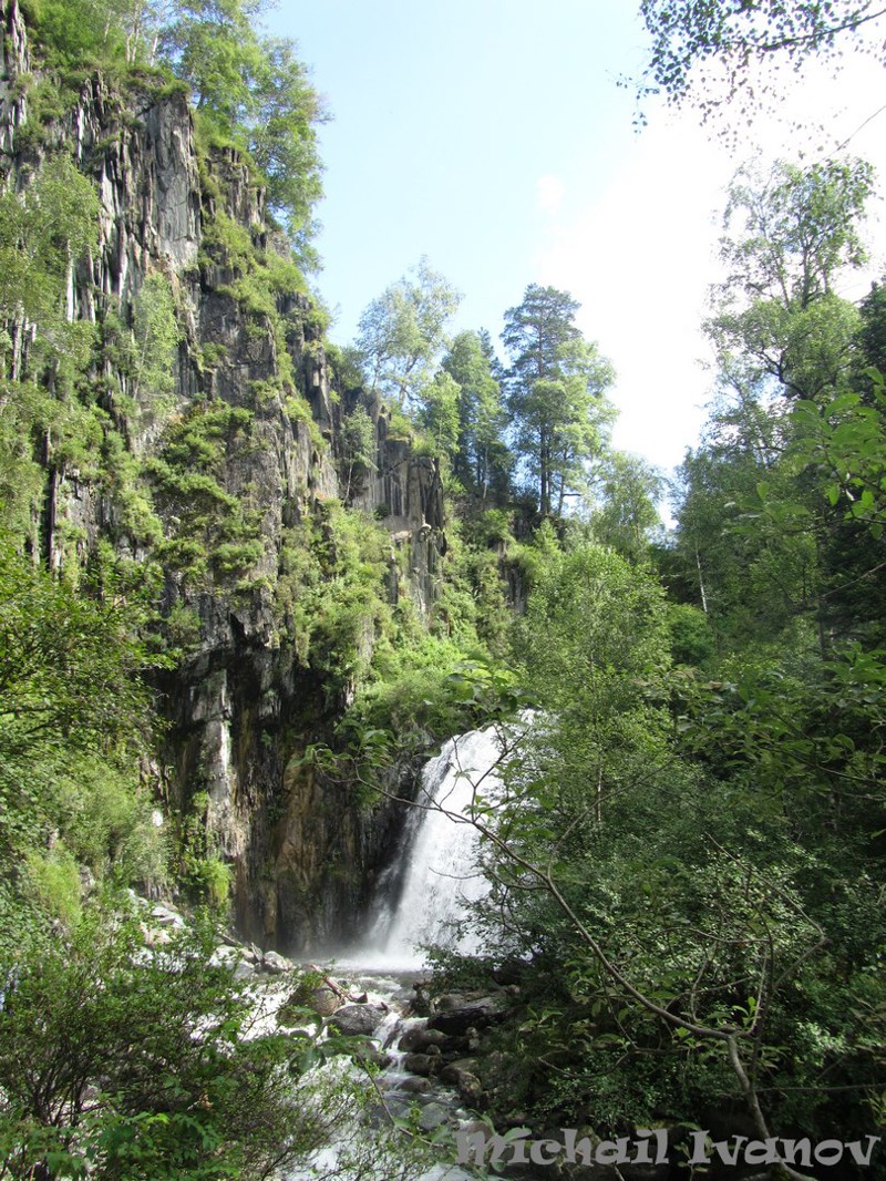 Водопад Корбу, один из самых крупных на Горном Алтае. авто, актру, горный алтай, путешествия, факты