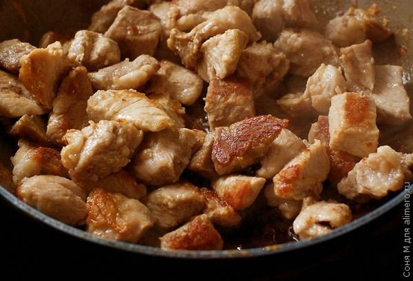 Свинина, тушенная с картофелем