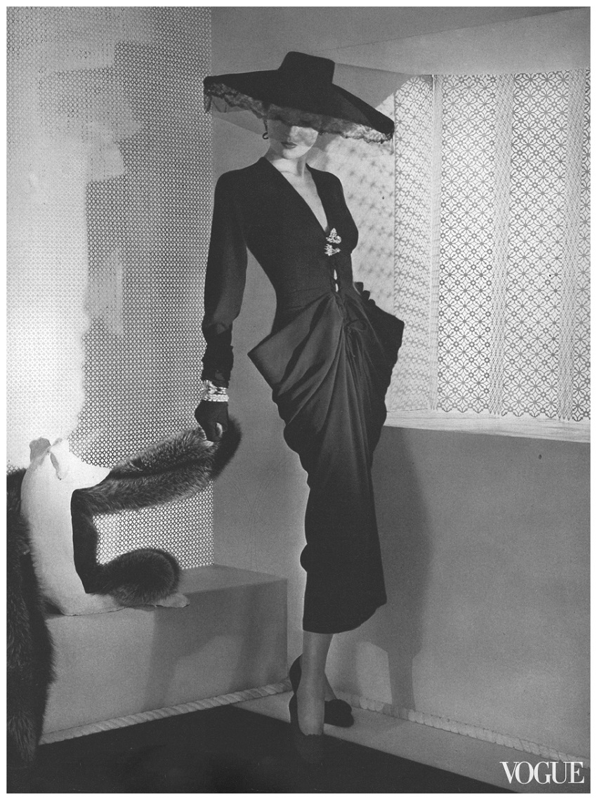 Vogue, March 15 1942 Photo Horst P. Horst.jpg Vogue, March 15 1942 Photo Horst P. Horst.jpg