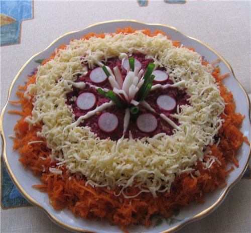 Салат любовница с изюмом