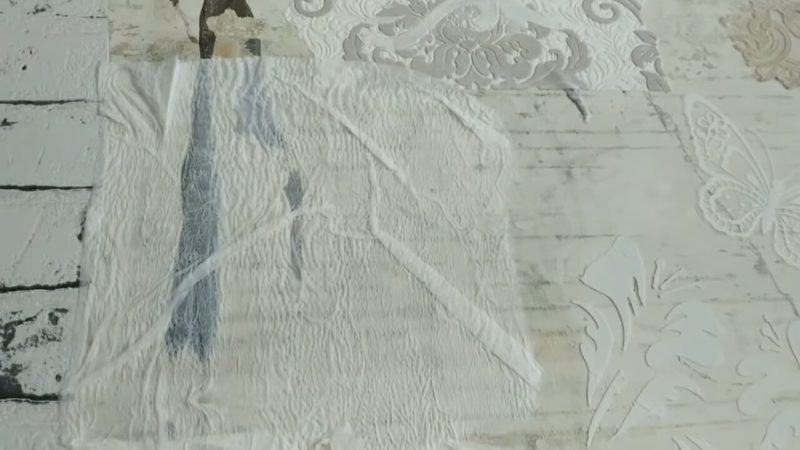 Интерьер с изюминкой: кружево + бумажные полотенца на стене Интерьер с изюминкой: кружево + бумажные полотенца на стене