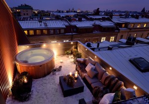 10)	В гидромассажной ванне в Гетеборге, Швеция