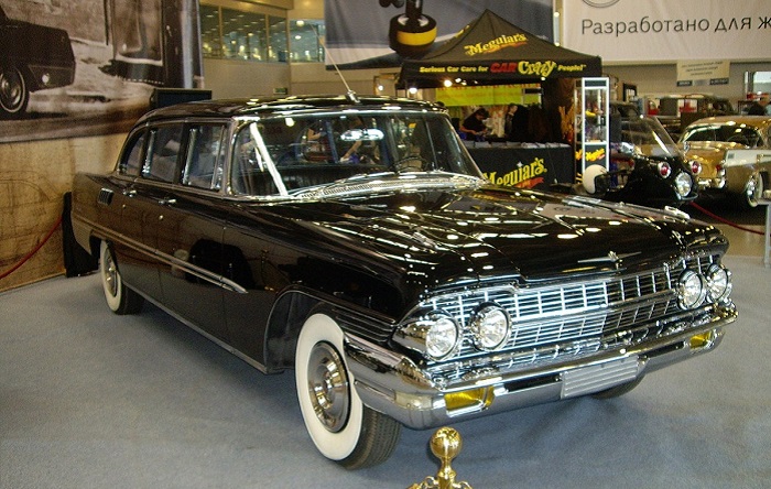 ЗИЛ 111 – машина премиум-класса в СССР/ Фото: ru.wikipedia.org ЗИЛ 111 – машина премиум-класса в СССР/ Фото: ru.wikipedia.org