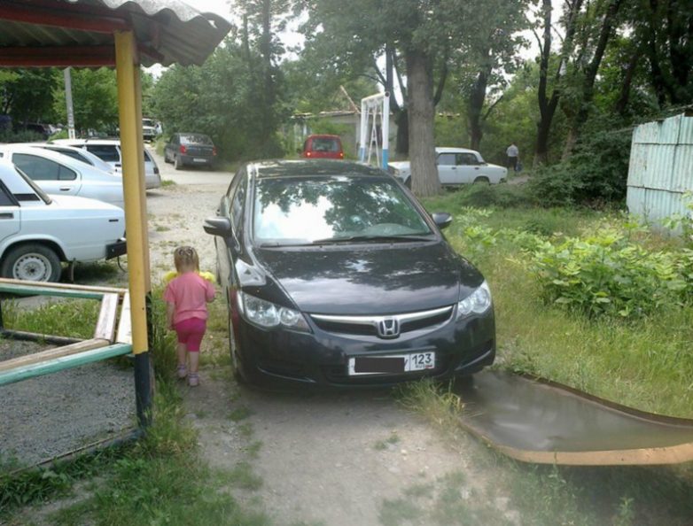 Я паркуюсь как ... Ну вот как такое возможно?