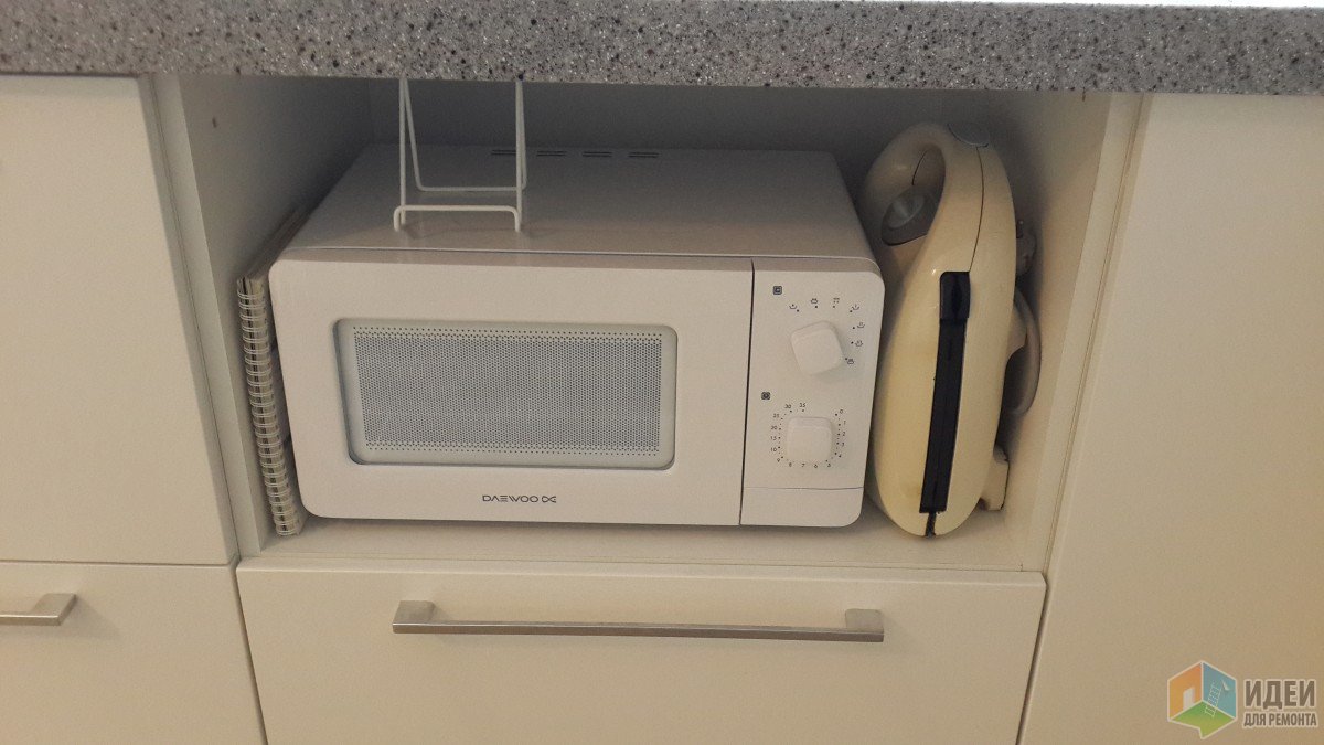 Микроволновка в тумбе Кухня
