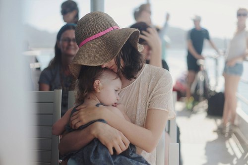 Я в раздумьях... Как мне с нею быть - С этой женщиной родной, любимой, близкой... Я в раздумьях... Как мне с нею быть - С этой женщиной родной, любимой, близкой...