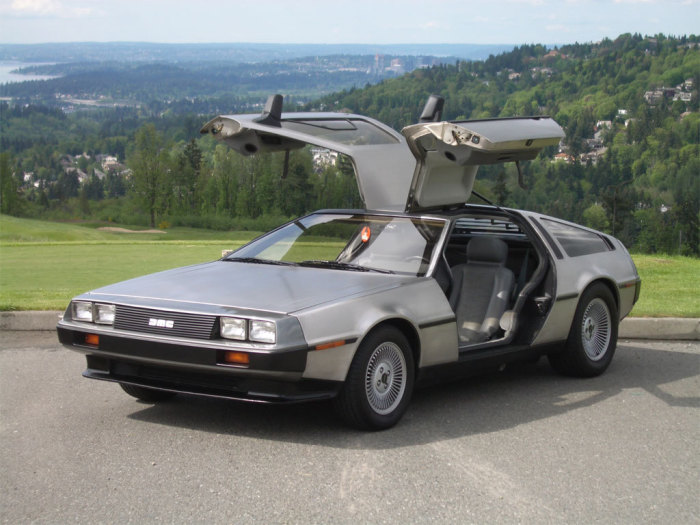 DeLorean DMC-12.