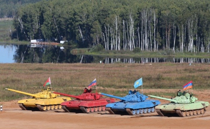 Страны НАТО предпочли не соревноваться с российской командой в танковом биатлоне - испугались?