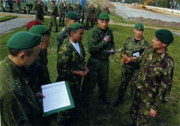 Спецнвзовец увидел как пьяные гопники издеваются над инвалидом