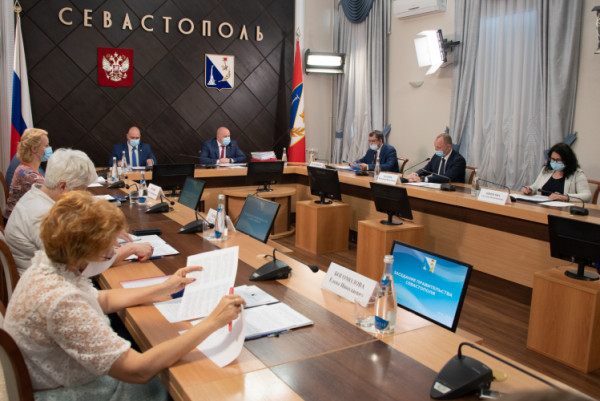 В Севастополе продолжаются выплаты на детей