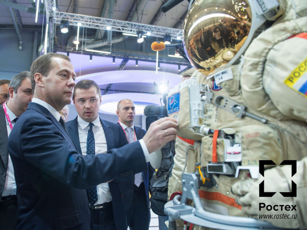 Россия поворачивается к станку Россия поворачивается к станку
