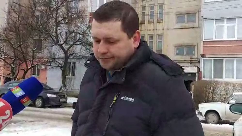 Супруга позвонила мне из лифта. Кричит в трубку, что нашего малыша в живых нет! Слезы, истерика... Супруга позвонила мне из лифта. Кричит в трубку, что нашего малыша в живых нет! Слезы, истерика...