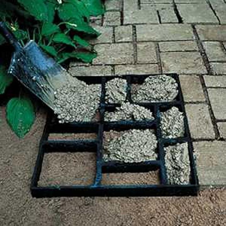 #DIY #garden path. Take a multi picture frame and fill with cement. Excellent idea!