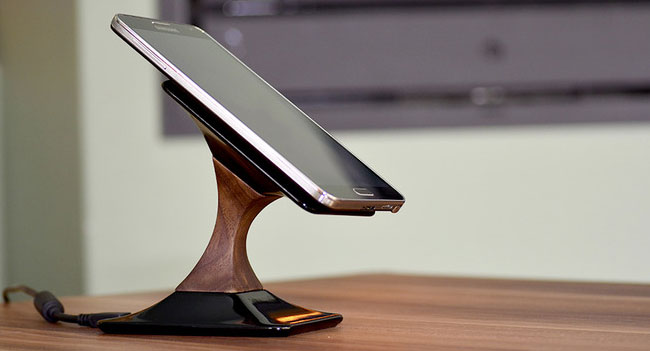 На Kickstarter собирают средства для выпуска оригинального беспроводного зарядного устройства Swich