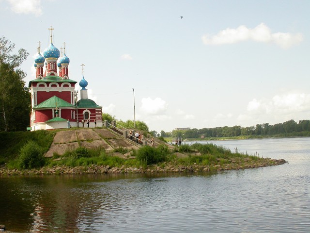 10 популярных малых городов России для путешествий в августе