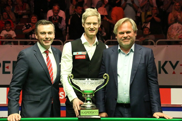 Джейсон Фергюсон, Нил Робертсон и Евгений Касперский (фото: World Snooker)