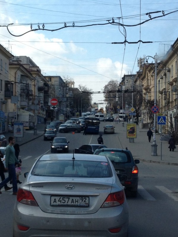 Лента ДТП в Севастополе: понедельник - день тяжёлый! (фото)
