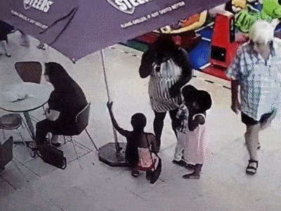 Не ходите, дети, в Африку гулять gif, воровство, гифки, карманники, мошенники, подборка, прикол