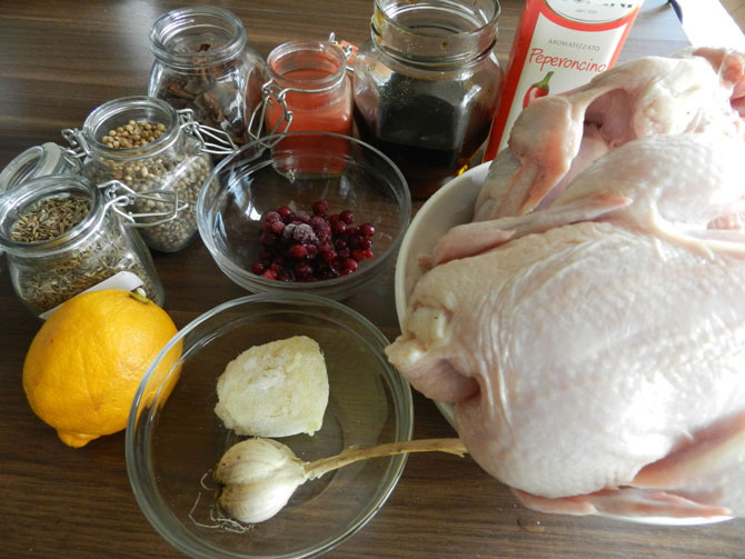 Рецепт на выходные: Запечённые целиком цыплята-корнишон с восточными специями