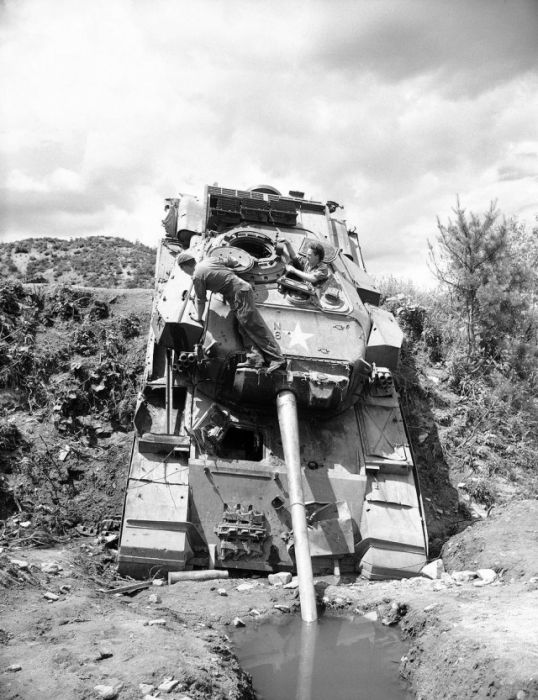 Корейская война на снимках военных фотографов (49 фото) Корейская война на снимках военных фотографов (49 фото)