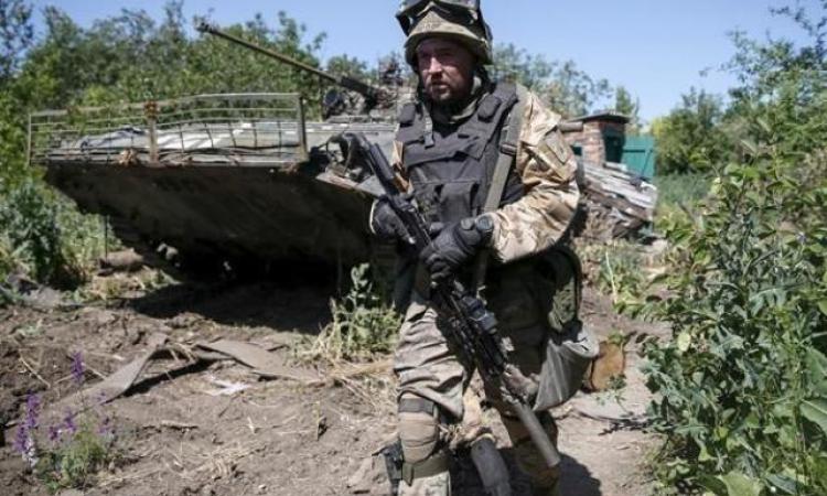 ВСУ ведут жестокие обстрелы, в ДНР молят о защите Донбасса