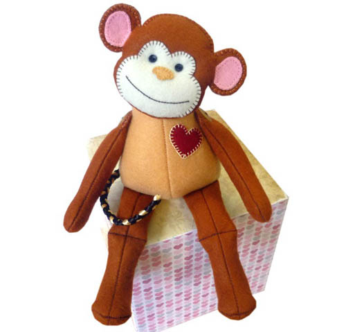 Шьем милую обезьянку из ткани своими руками
