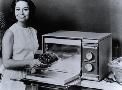 Изобретательнице Джесси Картрайт (Jessie Cartwright) принадлежит много инноваций бытовой техники, в том числе создание первой в то время модели микроволновой печи Radarange.