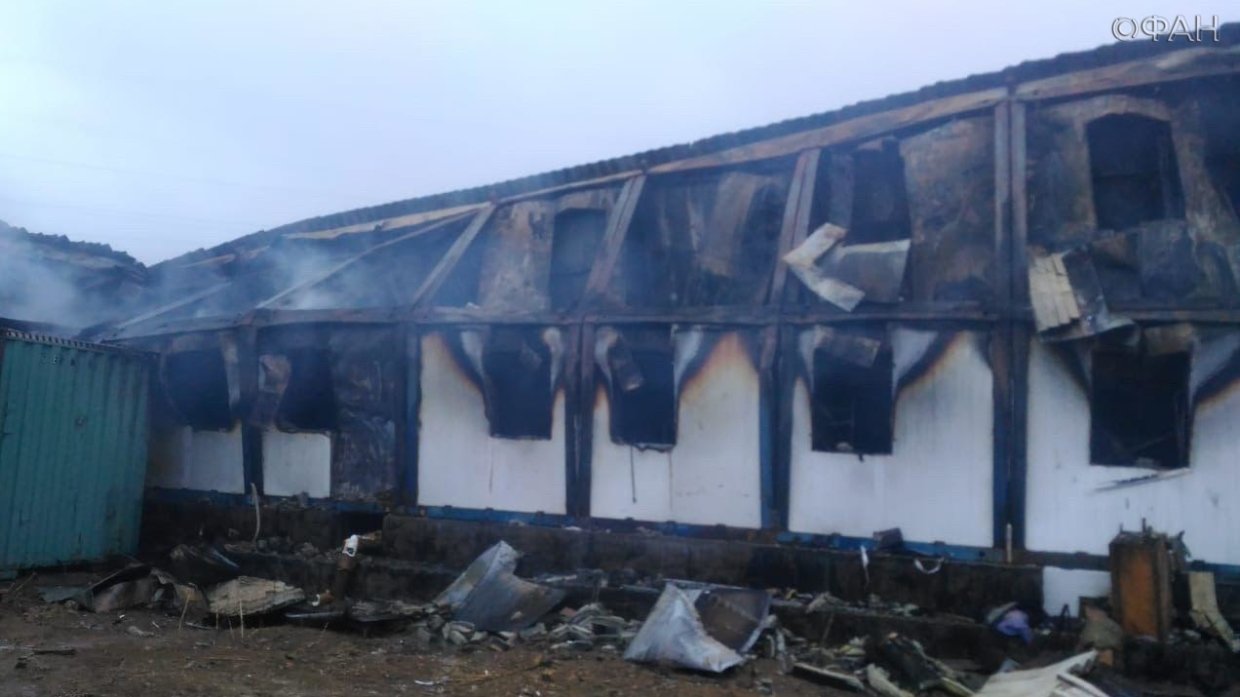 ФАН публикует фото с пожара в общежитии на Сахалине