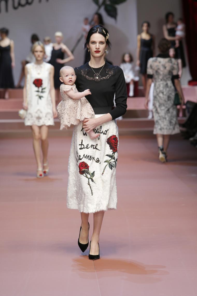Dolce & Gabbana Осень-Зима 2015-2016. Нет слов, это просто надо видеть... Dolce & Gabbana Осень-Зима 2015-2016. Нет слов, это просто надо видеть...