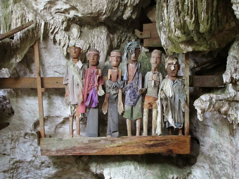 tana-toraja-burials-9[2]