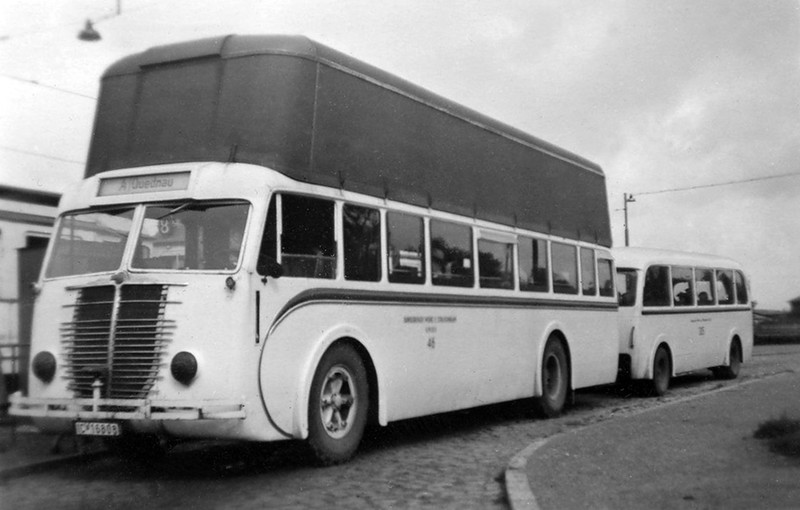 Автобусная остановка в Quednau - Северная Гора, 1940: Кёнигсберг, калинград, ретро фото