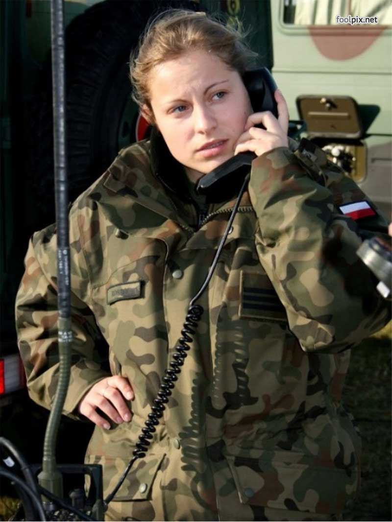 Красивые девушки в военной форме Девушки на службе в армии фото 31