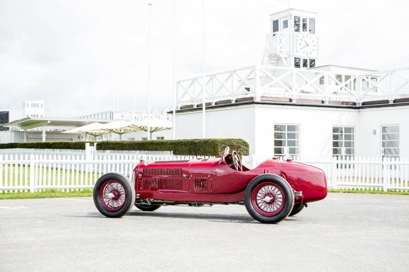 Один из таких болидов и выставлен на аукцион Bonhams в британском Гудвуде. Эта Alfa Romeo Tipo B P3 1934 года считается самым первым творением Энцо Феррари. Один из таких болидов и выставлен на аукцион Bonhams в британском Гудвуде. Эта Alfa Romeo Tipo B P3 1934 года считается самым первым творением Энцо Феррари. alfa romeo, ferrari, Энцо Феррари, авто, автоаукцион, автомобили, олдтаймер, ретро авто