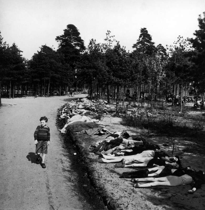Все ужасы концлагеря Берген-Бельзен в редких архивных фотографиях Все ужасы концлагеря Берген-Бельзен в редких архивных фотографиях