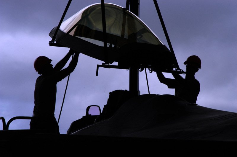 На заводе по сборке F-22