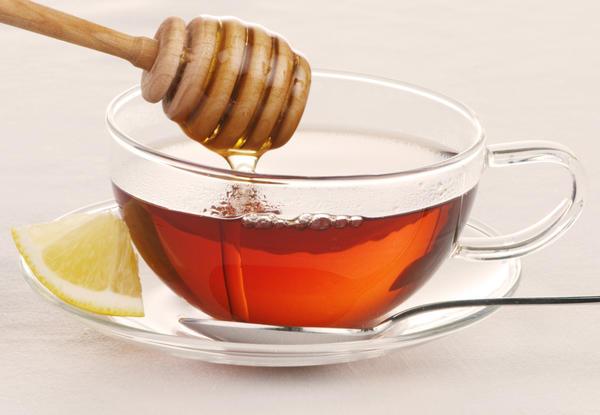 Согревающий напиток с медом предупредит простуду