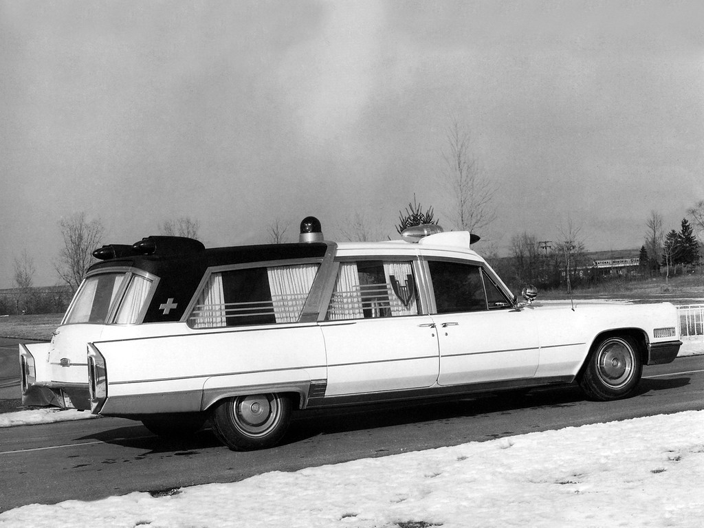 37. Superior Cadillac Crown Royale Limousine Ambulance '1966 катафалк, скорая, универсал