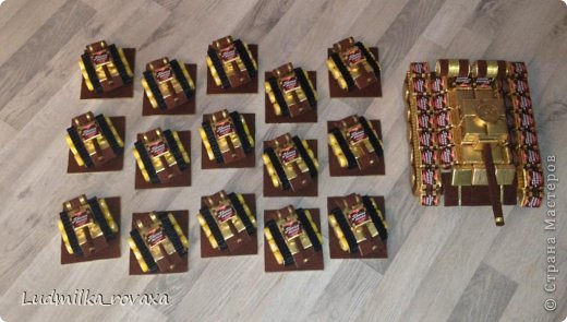 Мастер-класс Свит-дизайн 23 февраля Моделирование конструирование МК маленького но очень мощного Танка Бумага гофрированная фото 27