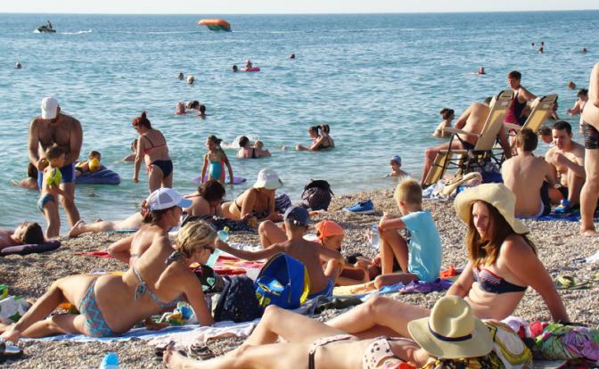 Крымский перелом: «курятники» умирают, но медленно. Крымский перелом: «курятники» умирают, но медленно.