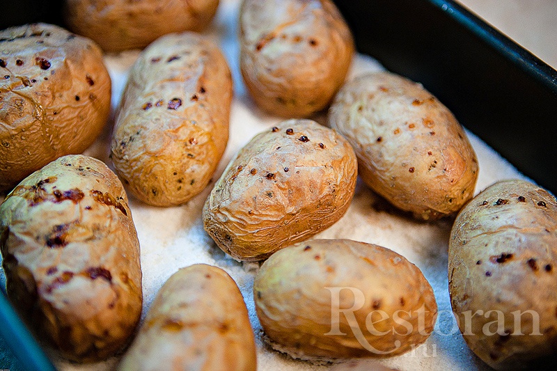 Печеный картофель - полезный и вкусный гарнир Печеный картофель - полезный и вкусный гарнир