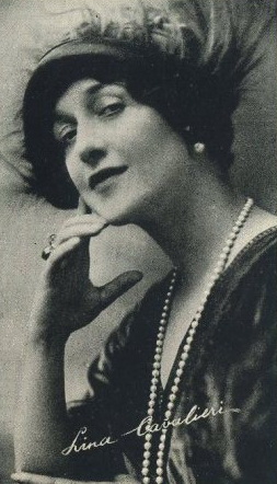 Лина Кавальери в 1909 г.