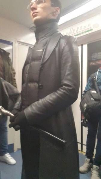 Безумная мода от странных пассажиров метро. С ним не соскучишься!!! Безумная мода от странных пассажиров метро. С ним не соскучишься!!!